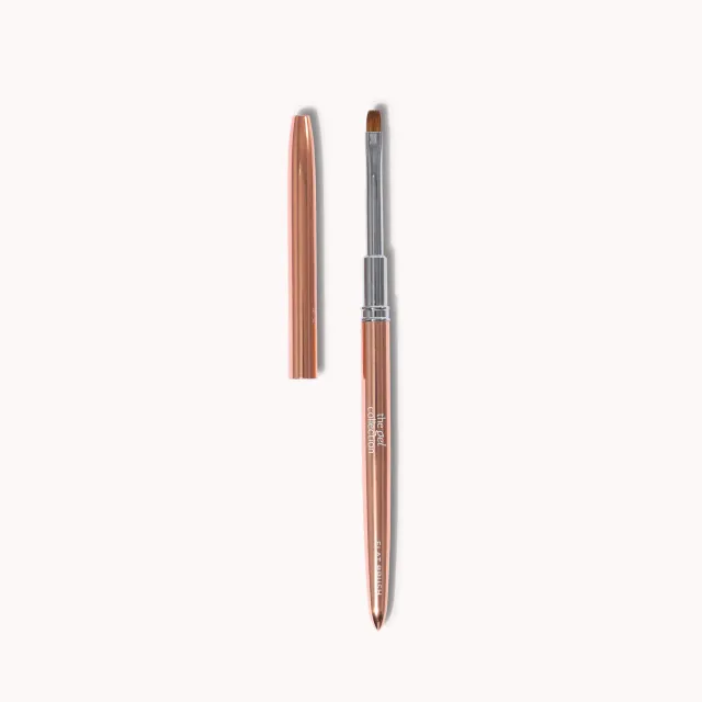 The Gel Collection Flat Brush Premium pensel bred holdbar