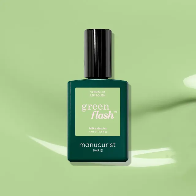 Manucurist Green Flash Milky Matcha gelelakk grønn